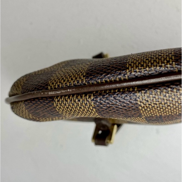 Louis Vuitton Manosque leather handbag accessory pouch in Damier Ebene - Picture 6 of 14